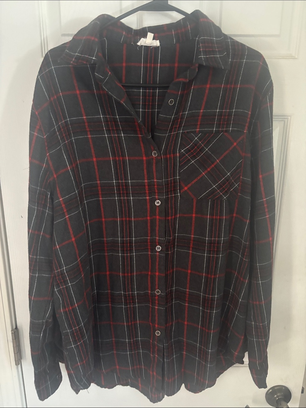 LA MIEL Black and Red Plaid Casual Button-Down Shirt